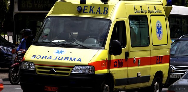 Θεσσαλονίκη: Του σέρβιραν χλωρίνη αντί για νερό σε μπαρ και κατέληξε στο νοσοκομείο
